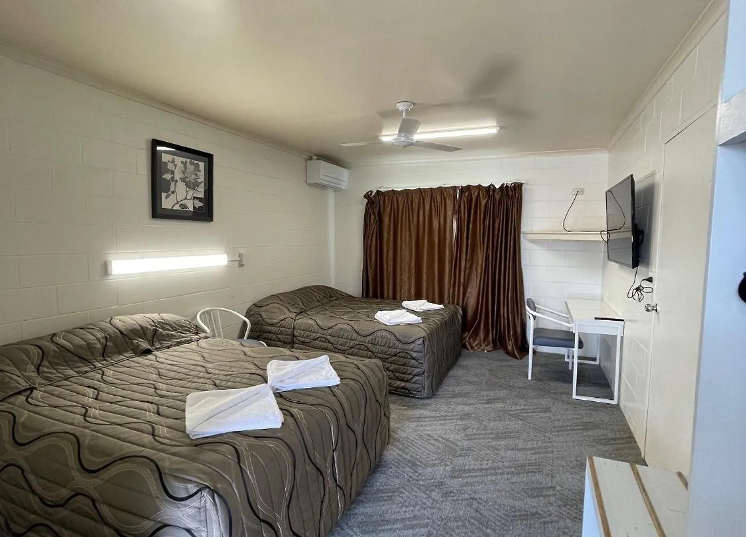 The Park Motel Charters Towers 3*,  Australia