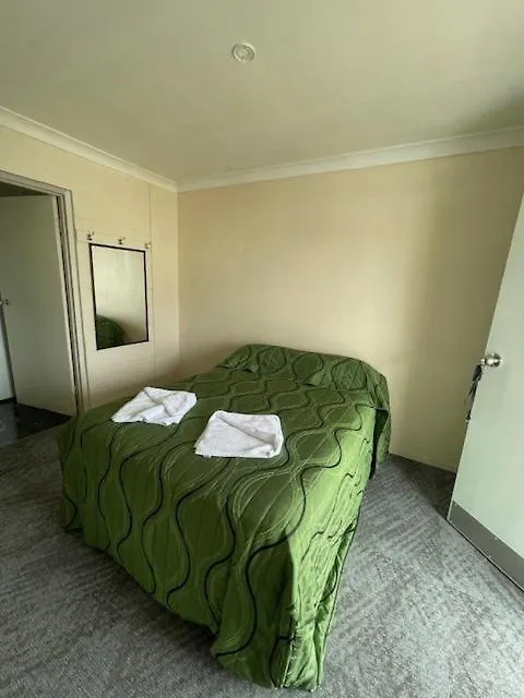 The Park Motel Charters Towers 3*,