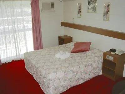 The Park Motel Charters Towers 3*,